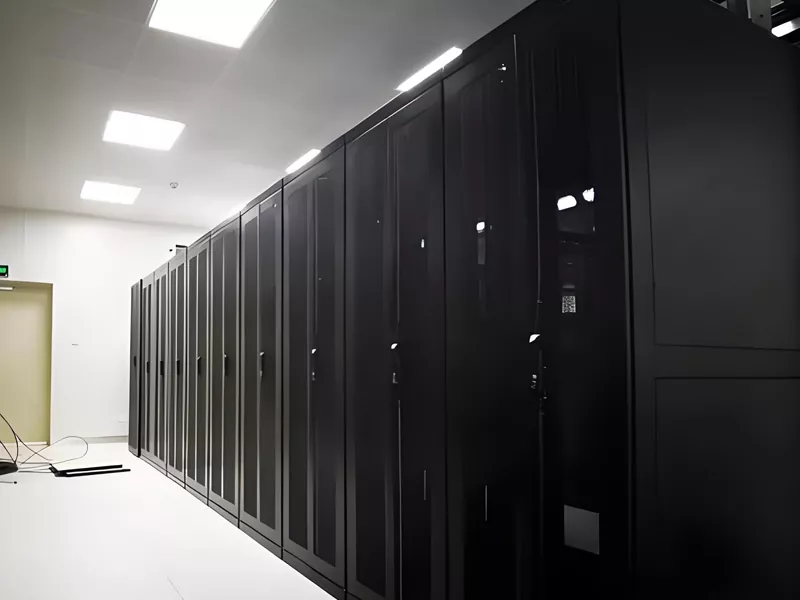 Veri Merkezi Soğuk Koridor Dolabı